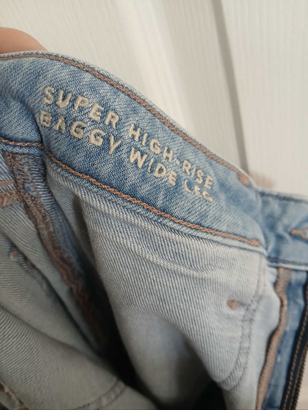 American Eagle Super High Rise Light Wash Blue Baggy Wide-Leg Cargo Jeans - Picture 14 of 14